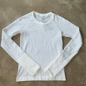 White lululemon swiftly